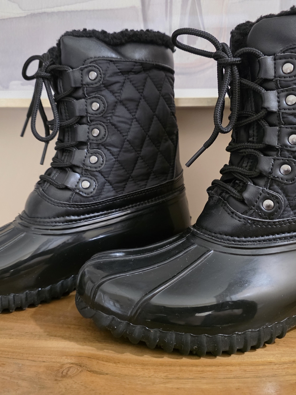 Sporto Black Quilted Lace-Up Winter Rain Boots